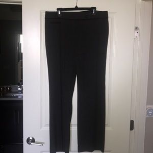 Classifies Entier Grey Pattern Pants. Size 14